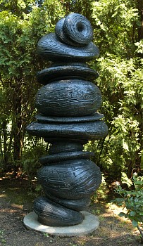 Tony Cragg -&nbsp;Wirbelsaule