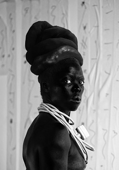 Zanele Muholi -&nbsp;Buzani (Parktown)