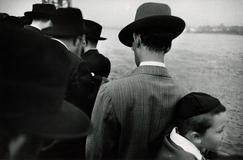 Robert Frank -&nbsp;Yom Kippur - East River, New York City